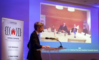 Emanuele Ferraloro alla tavola rotonda all'EAE Forum